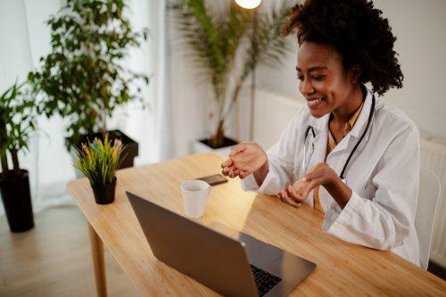 doctor taking telehealth training before the telehealth prescribing deadline