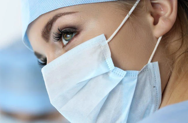 nurse with facemask
